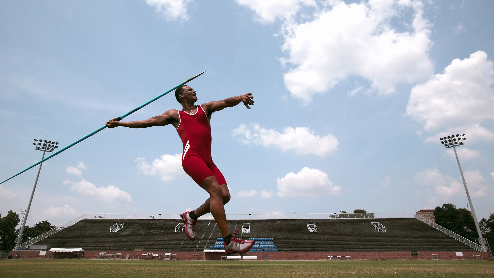 全场网球红土赛天气变化致战术改变,网球公开赛红土场地