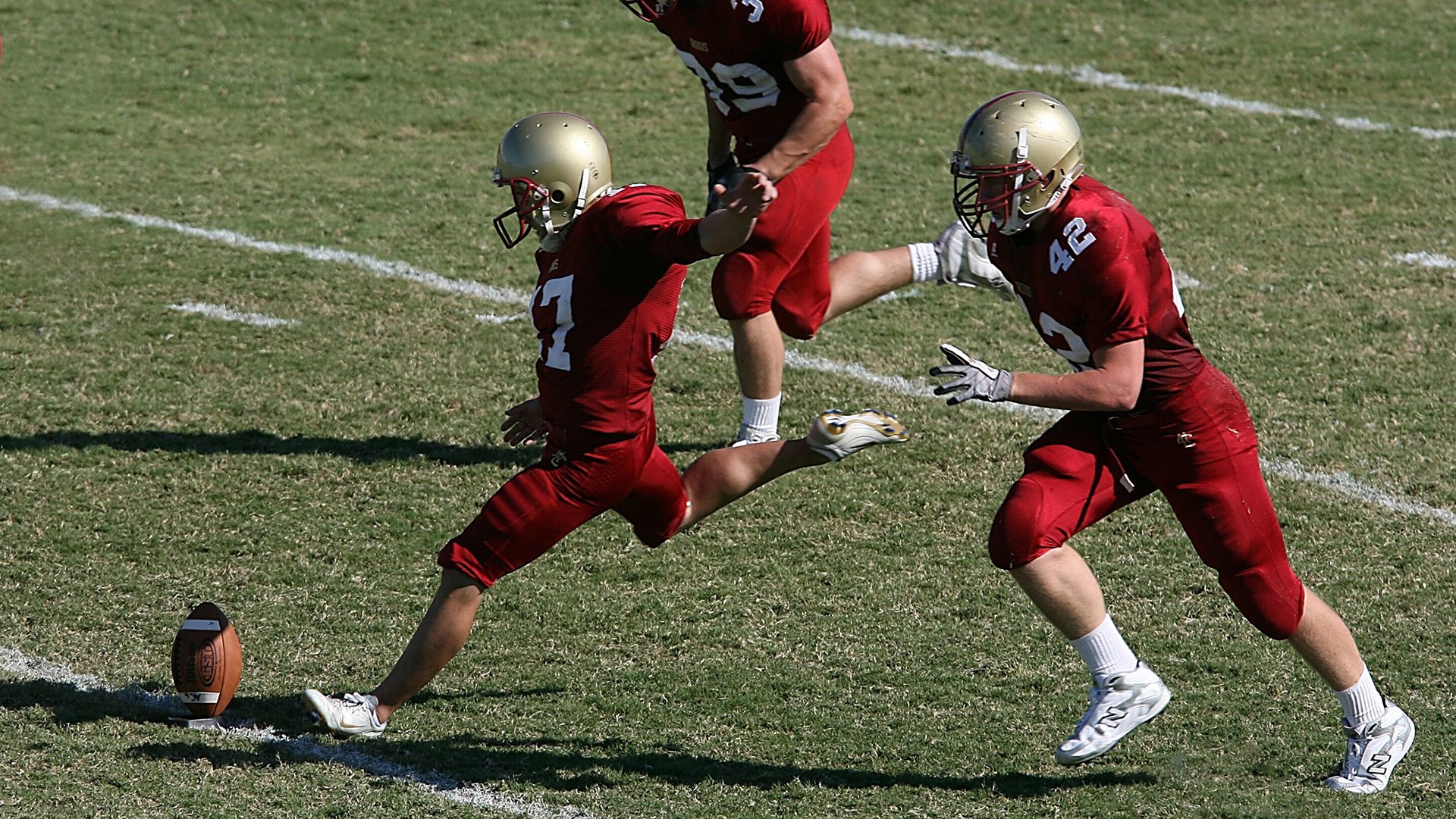 德甲球队引入AI驱动的战术重组系统实现攻守即时切换，德甲扩军